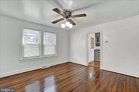 2bed 1bath House Available Now Rent $700 Deposit $600 in York, PA (Photo 5 of 7)