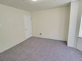 3bed 1bath House Available Now Rent $850 Deposit $700 in Philadelphia, PA (Photo 3 of 8)