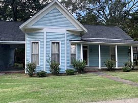 715 Barkley St Sw, Hartselle, Al 35640 in Hartselle, AL