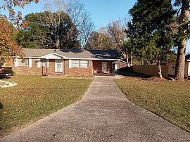 1068 Morrow Ave, Elba, Al 36323 in Elba, AL
