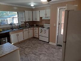 1068 Morrow Ave, Elba, Al 36323 in Elba, AL (Photo 3 of 5)