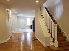 3bed 1bath House Available Now Rent $1000 Deposit $800 in Philadelphia, PA (Photo 2 of 8)