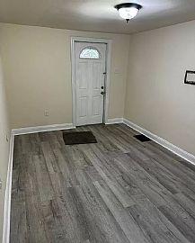 2bed 1bath House Available Now Rent $1000 Deposit $700 in Media, PA (Photo 2 of 8)