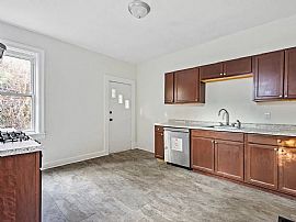 3bed 1bath House Available Now Rent $1000 Deposit $700 in Pittsburgh, PA (Photo 6 of 6)
