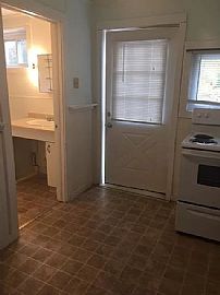 1bed 1bath House Available Now Rent $750 Deposit $600 in Enfield, CT (Photo 2 of 8)