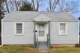 2bed 1bath House Available Now Rent $1000 Deposit $700 in Hartford, CT