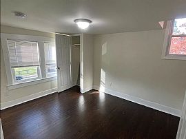 2bed 1bath House Available Now Rent $1000 Deposit $700 in Lindenwold, NJ (Photo 6 of 8)