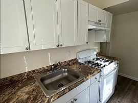 2bed 1bath House Available Now Rent $1000 Deposit $700 in Lindenwold, NJ (Photo 7 of 8)