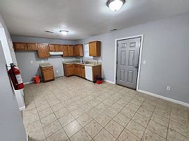 3bed 2bath House Available Now Rent $1000 Deposit $700 in Trenton, NJ (Photo 7 of 8)