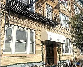 1bed 1bath House Available Now Rent $1000 Deposit $700 in Jersey City, NJ