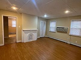 1bed 1bath House Available Now Rent $1000 Deposit $700 in Kearny, NJ (Photo 2 of 8)
