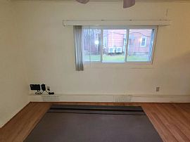 2bed 1bath House Available Now Rent $1000 Deposit $700 in Newburgh, NY (Photo 6 of 8)