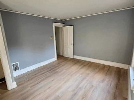 3bed 1bath House Available Now Rent $1000 Deposit $800 in Rochester, NY (Photo 4 of 8)