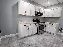 3bed 1bath House Available Now Rent $1000 Deposit $800 in Rochester, NY (Photo 7 of 8)