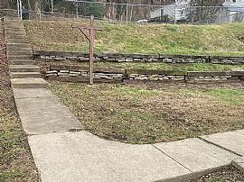 3 Bedroom Home  in Portsmouth, OH (Photo 4 of 12)