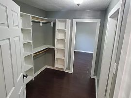 3bedroom Home in Kansas City, MO (Photo 3 of 12)