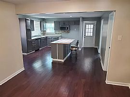 3bedroom Home in Kansas City, MO (Photo 8 of 12)