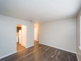 2 Bedroom Apartment in Richmond, VA (Photo 4 of 8)