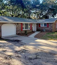 Charming 3 Bedroom Family Home in Mount Pleasant, SC