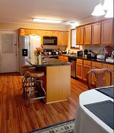 Charming 3 Bedroom Family Home in Mount Pleasant, SC (Photo 2 of 9)