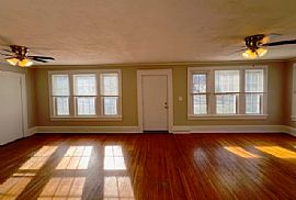 Charming 3 Bedroom Home in Greenville, SC (Photo 2 of 9)