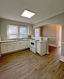 Charming 3 Bedroom Home in Greenville, SC (Photo 3 of 9)