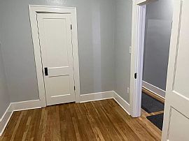 2bed 1bath House Available Now Rent $1200 Deposit $800 in Ferndale, MI (Photo 4 of 8)