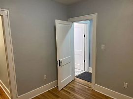 2bed 1bath House Available Now Rent $1200 Deposit $800 in Ferndale, MI (Photo 6 of 8)