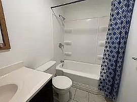2bed 1bath House Available Now Rent $650 Deposit $600 in Kalamazoo, MI (Photo 8 of 8)