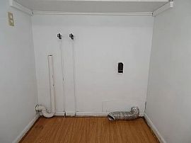 2bed 1bath House Available Now Rent $600 Deposit $600 in Williamsburg, VA (Photo 4 of 7)