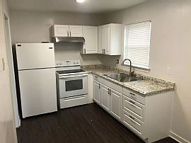 3bed 1bath House Available Now Rent $1000 Deposit $700 in Richmond, VA (Photo 6 of 7)