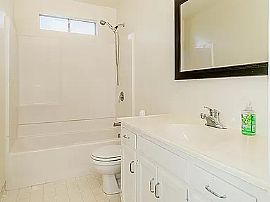 Beautiful Home in Hanford, CA (Photo 10 of 11)