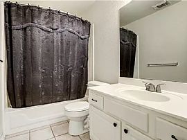 Beautiful Home in Hanford, CA (Photo 11 of 11)