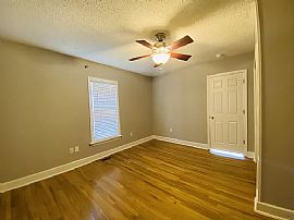 1401 Humes Ave Ne, Huntsville, Al 35801 in Huntsville, AL (Photo 9 of 11)