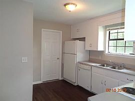 108 Hillside Dr, Daleville, Al 36322 in Daleville, AL (Photo 3 of 11)