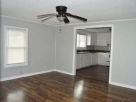 2010 Morgan St, Decatur, Al 35601 in Decatur, AL (Photo 2 of 12)