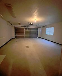  Beautiful 3-Bedroom, 2-Bathroom Home in Tulare, CA (Photo 10 of 10)