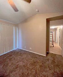  Beautiful 3-Bedroom, 2-Bathroom Home in Tulare, CA (Photo 5 of 10)