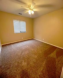  Beautiful 3-Bedroom, 2-Bathroom Home in Tulare, CA (Photo 8 of 10)