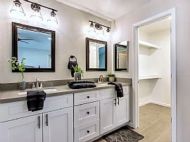 418 W Kings Ave, Phoenix, Az 85023 in Phoenix, AZ (Photo 8 of 12)