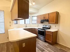 954 E Cullumber St, Gilbert, Az 85234 in Gilbert, AZ (Photo 3 of 12)