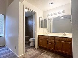 954 E Cullumber St, Gilbert, Az 85234 in Gilbert, AZ (Photo 5 of 12)