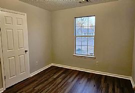 Beautiful 3 Bedroom Family Home in Cordova, TN (Photo 4 of 8)