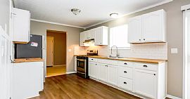  Charming 3 Bedroom Home in South Bloomfield, OH (Photo 3 of 9)