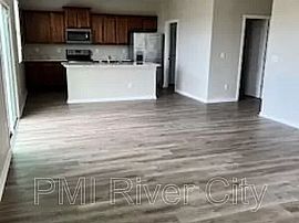 4bed in Jacksonville, FL (Photo 3 of 8)