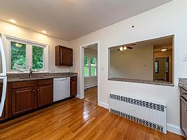 9 Enoch Dr, Woodbridge, Ct 06525 in Woodbridge, CT (Photo 2 of 7)