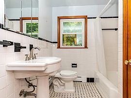 9 Enoch Dr, Woodbridge, Ct 06525 in Woodbridge, CT (Photo 4 of 7)