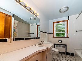 9 Enoch Dr, Woodbridge, Ct 06525 in Woodbridge, CT (Photo 6 of 7)