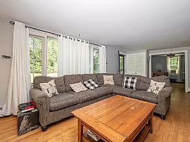 7 Birch Ln, Ridgefield, Ct 06877 in Ridgefield, CT (Photo 3 of 12)