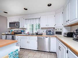 7 Birch Ln, Ridgefield, Ct 06877 in Ridgefield, CT (Photo 5 of 12)
